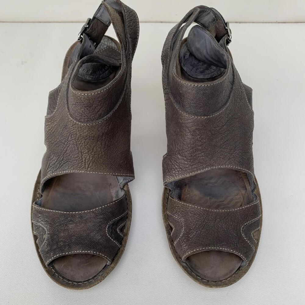 Genuine Leather Sandals Sz 38 Or 8 Italy